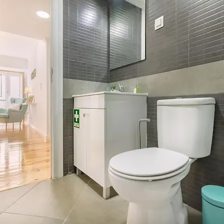 Апартаменти Amazing Castle Views In Historic Center Лісабон