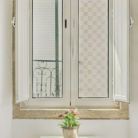 Апартаменты Amazing Castle Views In Historic Center